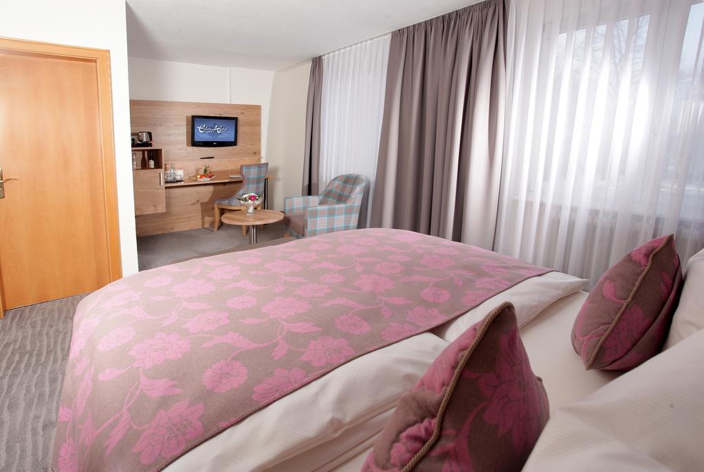 Eden Hotel Бад-Кроцінген Номер фото